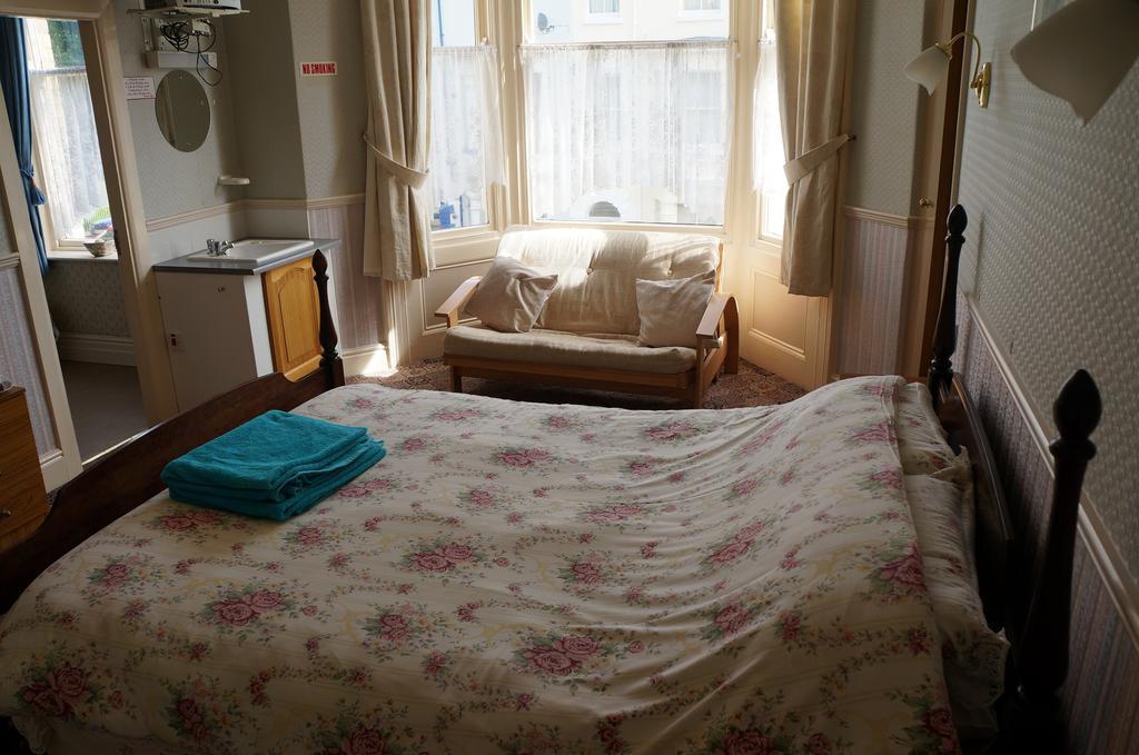 The Captain Guesthouse 스카버러 외부 사진